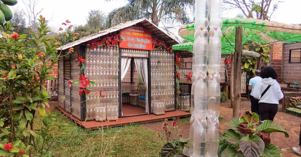 Casa De Botellas: Plastic Bottle Home